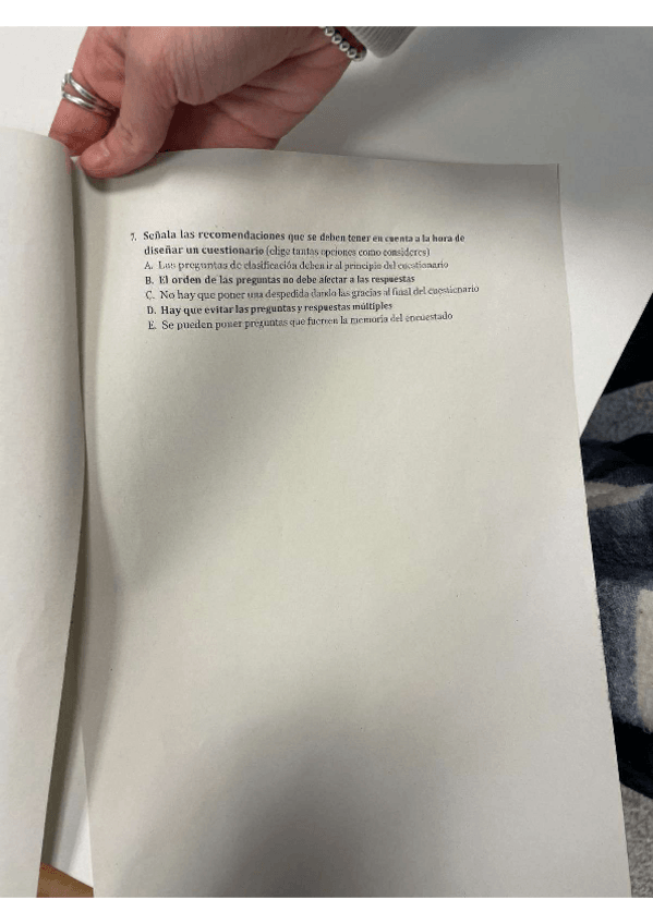 Miniatura del documento MUCHOS-EXAMENES-TIPO-TEST-2024.pdf