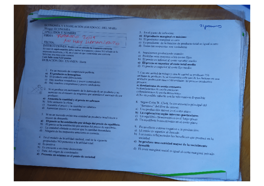 Miniatura del documento ExamenesEconomia.pdf