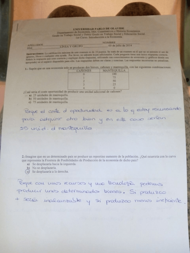 Miniatura del documento examen economia 2015.jpg