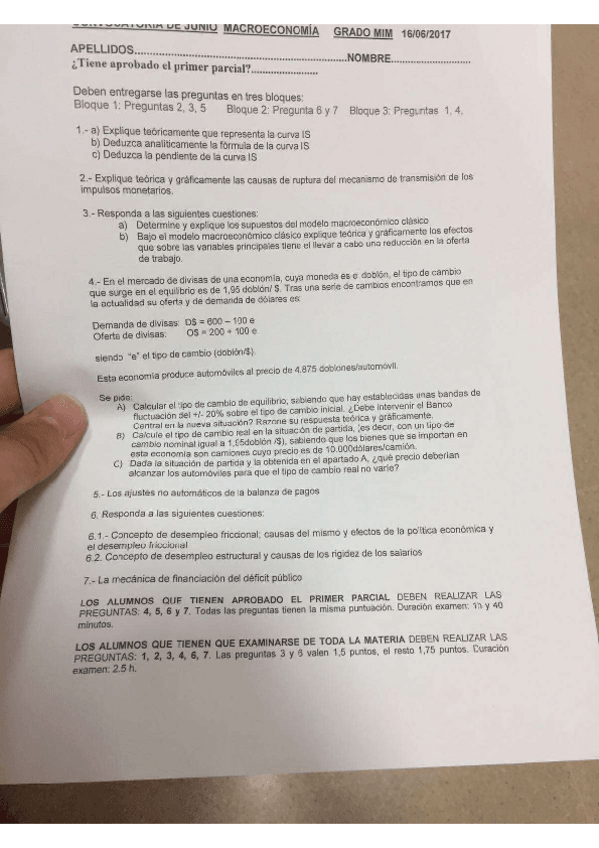 Miniatura del documento wuolah-free-MACRO-2017.pdf